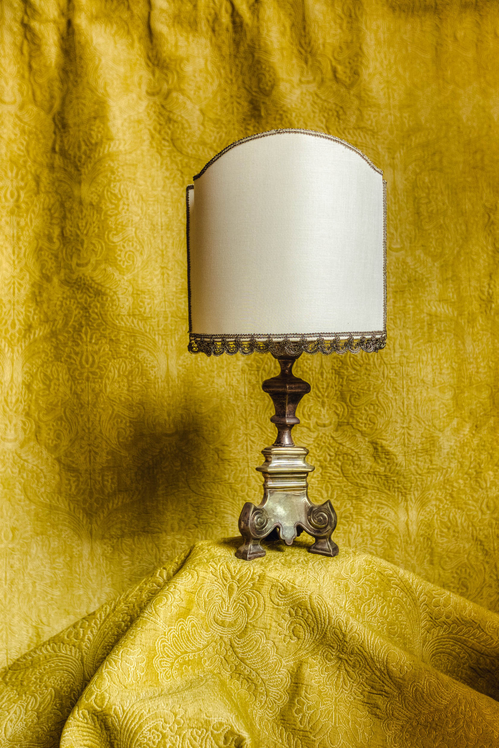 An antique lamp in the Bussandri villa
